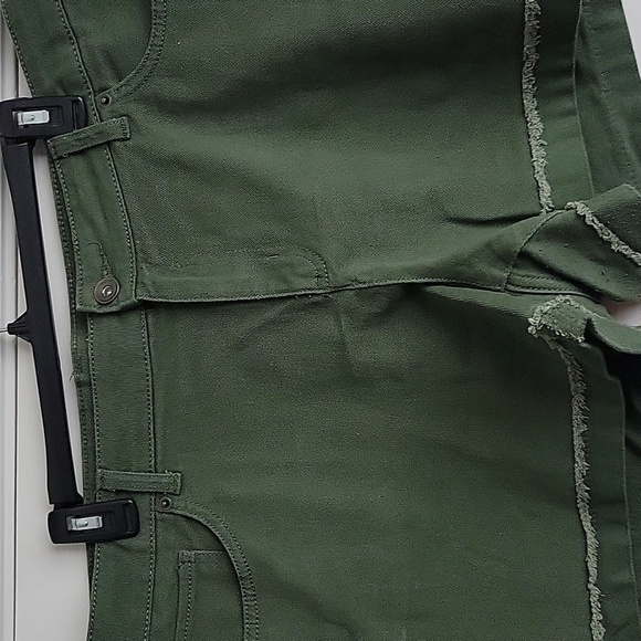 Time and Tru Women's Shorts - Picture 4 of 11